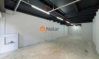 Imagem: Loja de 145m² com mezanino