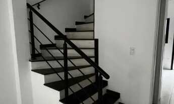 Imagem 2: Sobrado dos fundos com quintal com 2 dormitórios à venda, perto da praia - Vila Caiçara