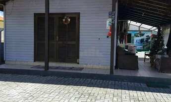 Imagem 3: Casa e Edicula com 5 dormitórios, sendo suíte, area gourmet e churrasqueira