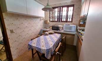 Imagem 5: Casa financiável à venda de 4 dormitórios, na Agronômica, a poucos metros da Beira Mar