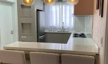 Imagem 2: Ótimo apartamento com 3 suítes e 2 vagas de garagem na Meia Praia