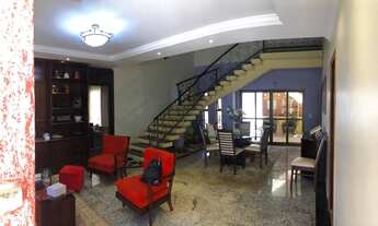 Imagem 2: Sobrado de 383m² com excelente área e piscina no Bairro Feliz!