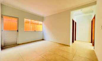 Imagem: CASA GEMINADA COM ENTRADA COLETIVA, LOCALIZADA