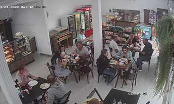 Imagem: Padaria na trindade leia o anuncio