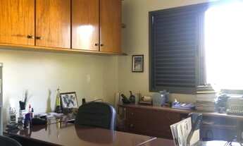 Imagem 4: Sobrado de 383m² com excelente área e piscina no Bairro Feliz!