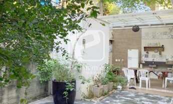 Imagem 2: CASA 5 SUÍTES A VENDA NA PRAIA DOS AMORES EM BALNEÁRIO CAMBORIÚ CAMB