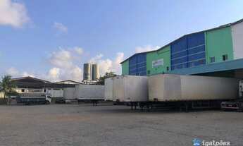 Imagem: Galpão com 1.100 m² com Docas dentro de