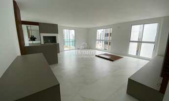 Imagem 2: Lindo apartamento com 02 terraços privativos em andar alto! 04 suítes 03 vagas