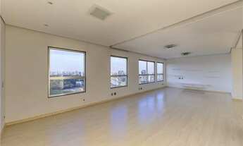 Imagem 2: Amplo apartamento de 70m² no Panamby conceito aberto e vista deslumbrante