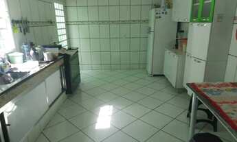 Imagem 2: 49 - Vende-se esta casa na região Carapicuíba, Bairro Vila Menk