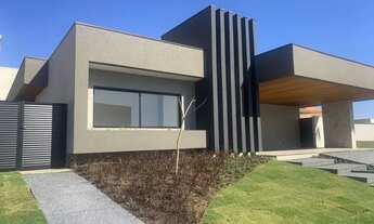 Imagem: Casa de condomínio à venda tem 300 metros