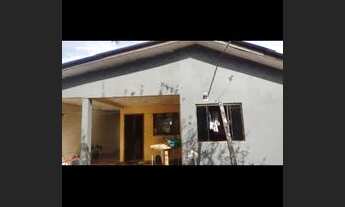 Imagem 2: Aluga-se950,00 Casa com 3 dormitórios