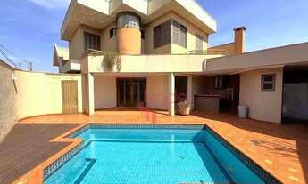 Imagem: Casa Residencial à Venda de 04 Quartos