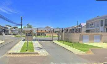 Imagem: Casa em condomínio no Pinheirinho, com