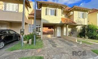 Imagem 2: Casa em Porto Alegre, no bairro Campo Novo, com 3 dormitório(s), e 3 banheiros, à venda