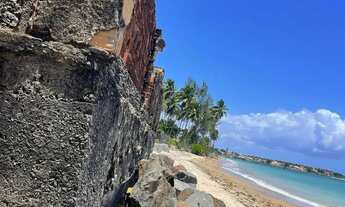 Imagem 6: Terreno em construção https://chatgpt.com/s/t_691c7b7c7e548191af372cf539fd9ba7