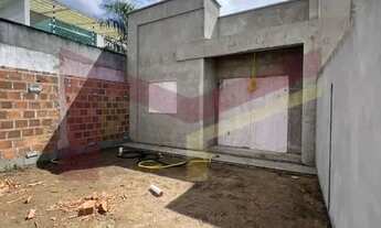 Imagem 2: CASA 2/4 SENDO 1 SUÍTE NA MANGABEIRA