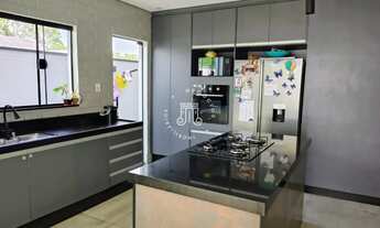 Imagem 2: CASA COM 4 DORMITÓRIOS 2 SUITES COM PISCINA À VENDA EM JUNDIAÍ/SP