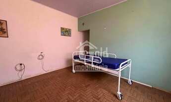 Imagem 2: Casa com 3 Quartos, 195m² no bairro Campos Elíseos