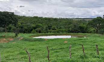 Imagem 7: Fazenda com rio e cachoeira