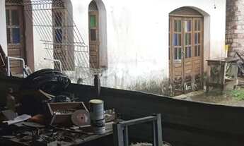 Imagem 4: Vendo essa área medindo 16 de frente por 48 no fundo fica próximo ao colégio Assis