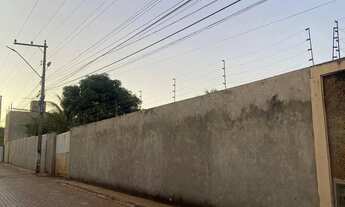 Imagem 3: Arniqueira - Lote murado com 152m2 em Condomínio fechado na Avenida Principal