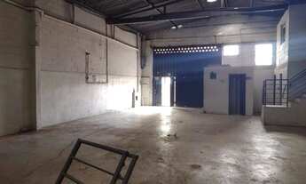 Imagem 7: Galpão com pé-direito 7 m e acesso a caminhão Bandeirantes