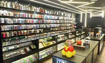 Imagem 4: Loja de eletrônicos acessórios para celular região de Mogi das Cruzes dentro de mercado