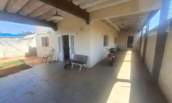 Imagem 2: Sobrado para venda possui 286 metros quadrados com 5 quartos em Coopharádio - Campo Grande