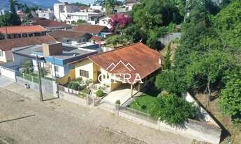 Imagem 2: Casa de Alvenaria - Venda - 04 dormitórios - 178m2 - Semi Mobiliada - Centro - Rio do Sul