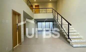 Imagem 3: Belíssimo sobrado no Jardins Capri 248m2 de área construída - 275m2 de terreno