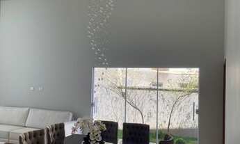 Imagem 6: Casa de condomínio térrea para venda possui 320 metros quadrados com 4 quartos