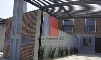 Imagem 2: Geminado com duas suítes no Iririú