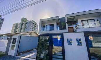 Imagem 6: Sobrado para venda possui 182 metros quadrados com 3 quartos em Itacolomi - Balneário Piça