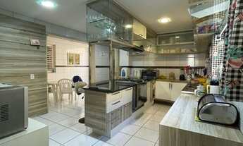 Imagem 5: Grande casa para sua família com 520m, localizada no Luciano Cavalcante