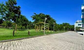 Imagem 3: Próximo ao Angeloni. Excelente condomínio. Apartamento com 2 dormitórios sendo uma suite