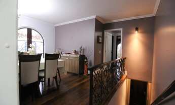 Imagem 3: Residência ampla e arejada de 270m² com móveis planejados em todos os quartos