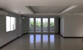 Imagem 2: Casa duplex à venda em Alphaville I