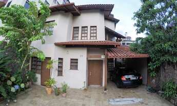 Imagem: Capoeiras ampla residência com habite-se