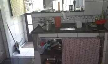 Imagem 2: Casa para venda possui 75 metros quadrados com 2 quartos em Itapuã - Salvador - BA