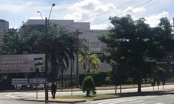 Imagem 2: Em frente ao shopping plaza.1 quarto.com armarios e ar condicionado