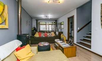 Imagem 3: Casa de 147m² - 3 dormitórios, 1 suíte, churrasqueira, pátio com piscina e 3 vagas de gara