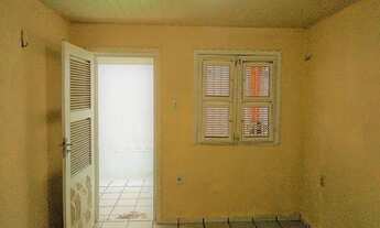 Imagem 3: CASA COM 2 QUARTOS, LOCALIZADA NA RUA MONSENHOR SALAZAR!