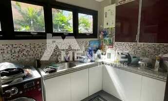 Imagem 3: Casa residencial com 4 dormitórios e 6 vagas no bairro Jardim Planalto em Porto Alegre com