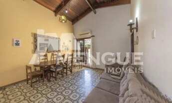 Imagem 3: Casa com 3 dormitórios com suíte e 3 vagas de garagem, no bairro São Sebastião, em Porto A