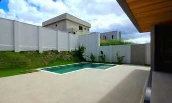 Imagem 2: Casa de condomínio à venda tem 300 metros quadrados com 4 suítes. Confira!