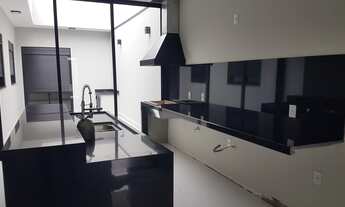 Imagem 6: Térrea Condomínio Conceito aberto pé direito alto churrasqueira planejados cozinha gourmet