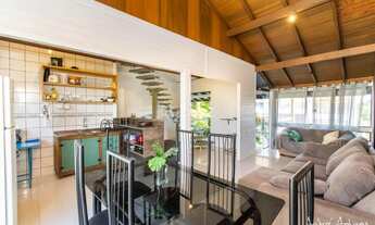 Imagem 4: Casa para venda possui 210 m2 com 3 quartos em Campeche - Florianópolis - SC