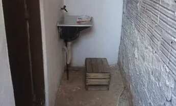 Imagem 4: Aluga-se Kitnet Quarto com aluguel por R$350 /mês