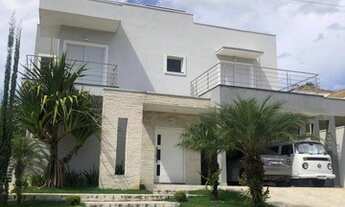 Imagem 7: Casa de condomínio para venda possui 260 metros quadrados com 4 quartos